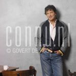 13-10-2004 Robert ten Brink at studio in Amsterdam, by order of NCRV. October 13, 2004 

[keywords]Posed, Half Length, Smiling[/keywords]